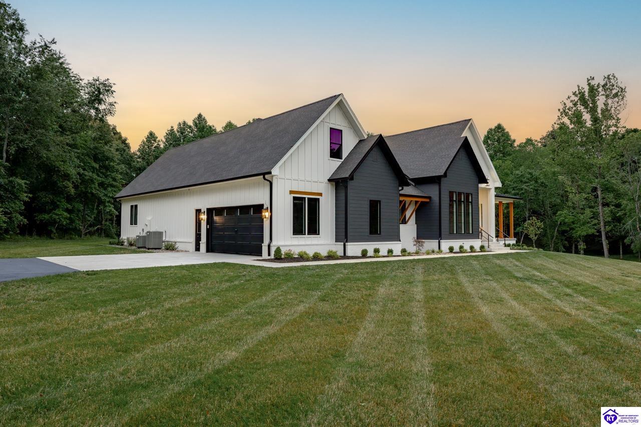 2045 W Rhudes Creek Road