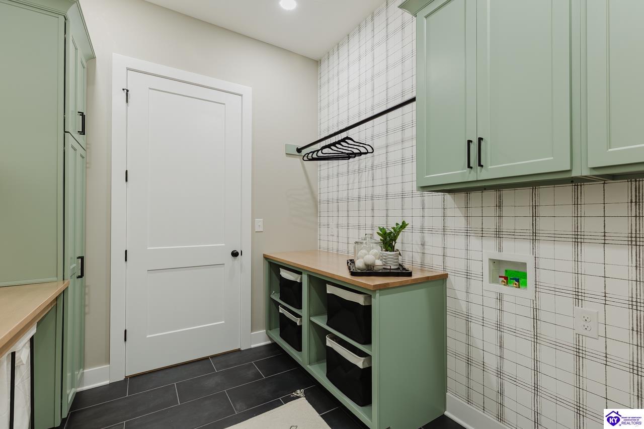 2045 W Rhudes Creek Road