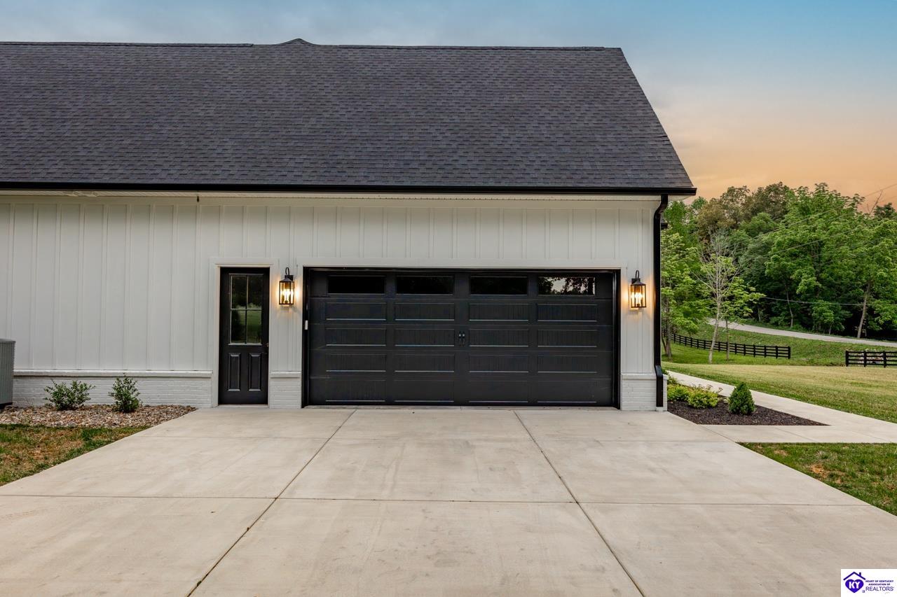 2045 W Rhudes Creek Road