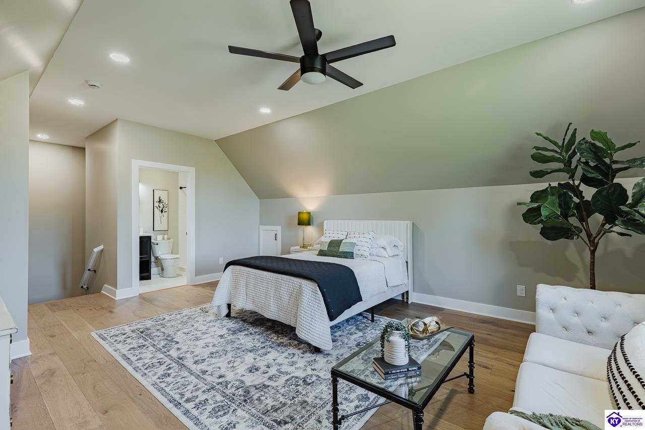 2045 W Rhudes Creek Road