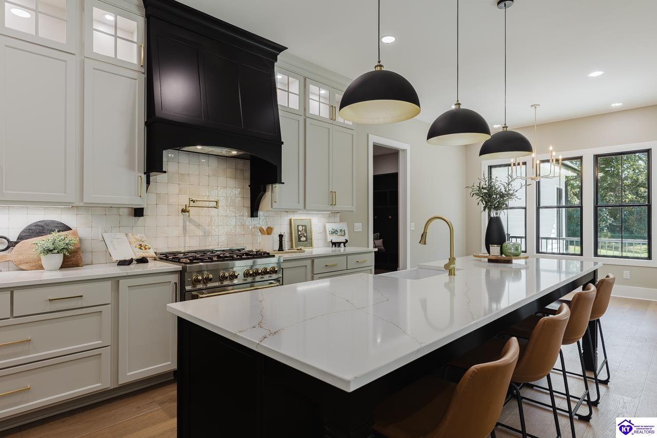 2045 W Rhudes Creek Road