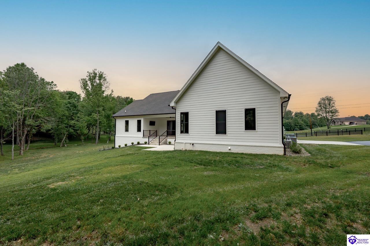 2045 W Rhudes Creek Road