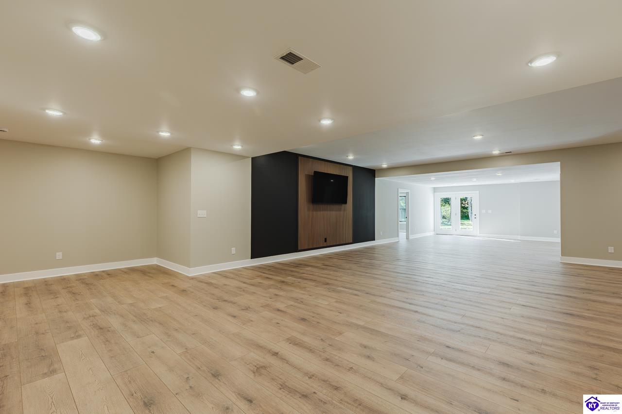 2045 W Rhudes Creek Road