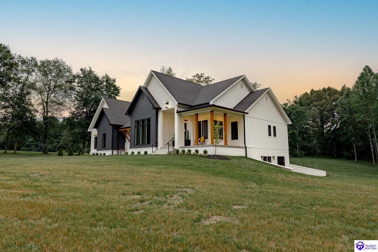 2045 W Rhudes Creek Road