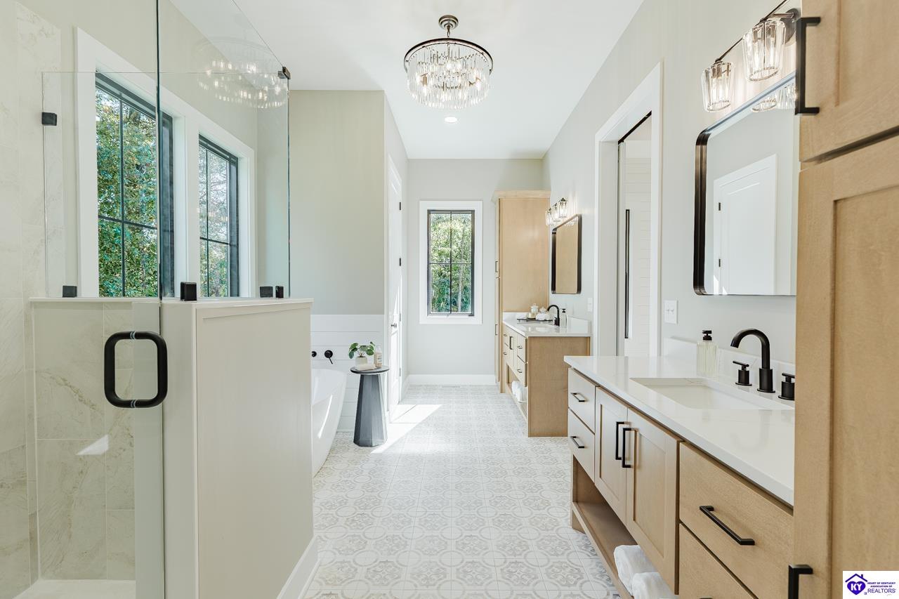 2045 W Rhudes Creek Road