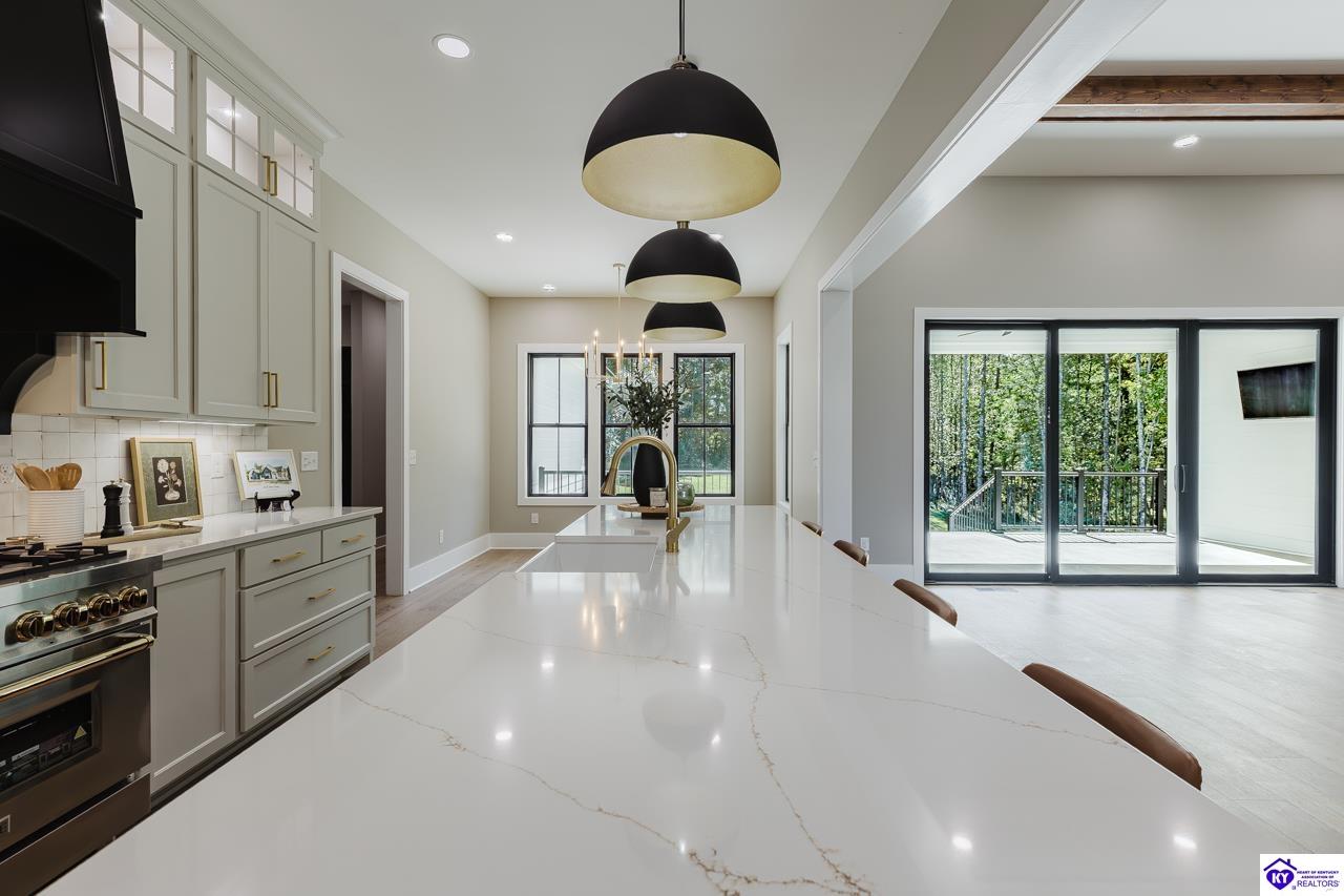 2045 W Rhudes Creek Road