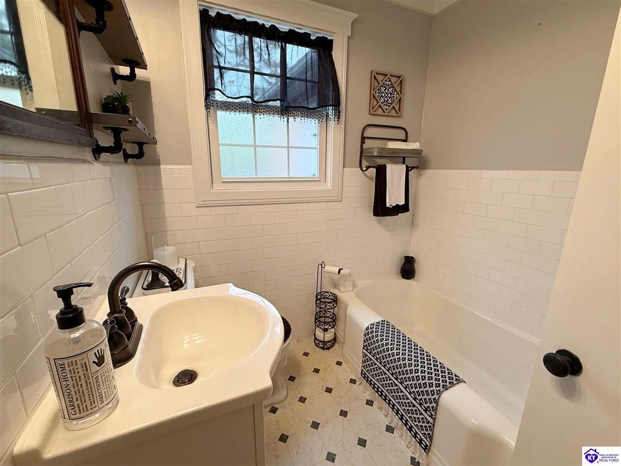 1445 Campbellsville Road