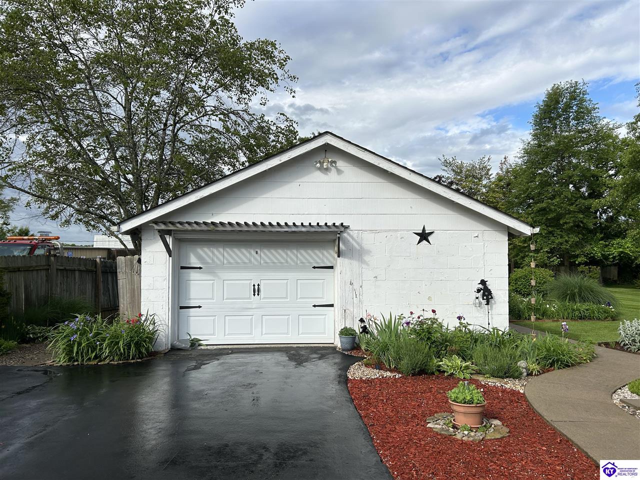 1445 Campbellsville Road