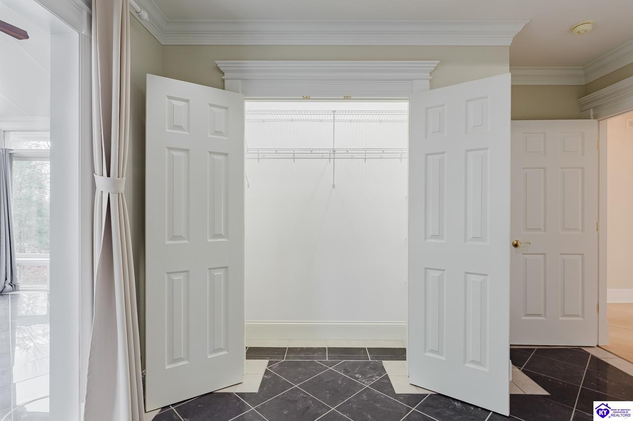 262 Thousand Oaks Drive