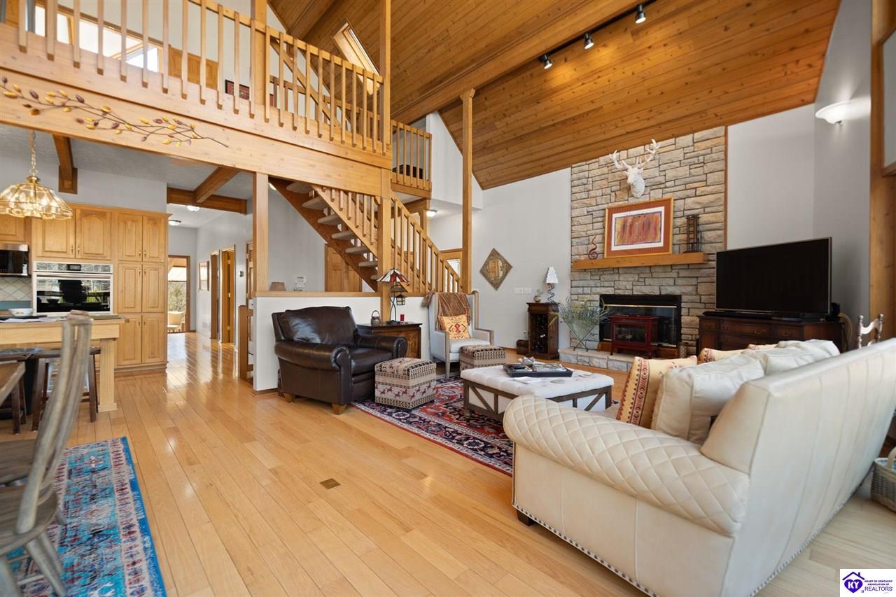 78 Hickory Hills Court