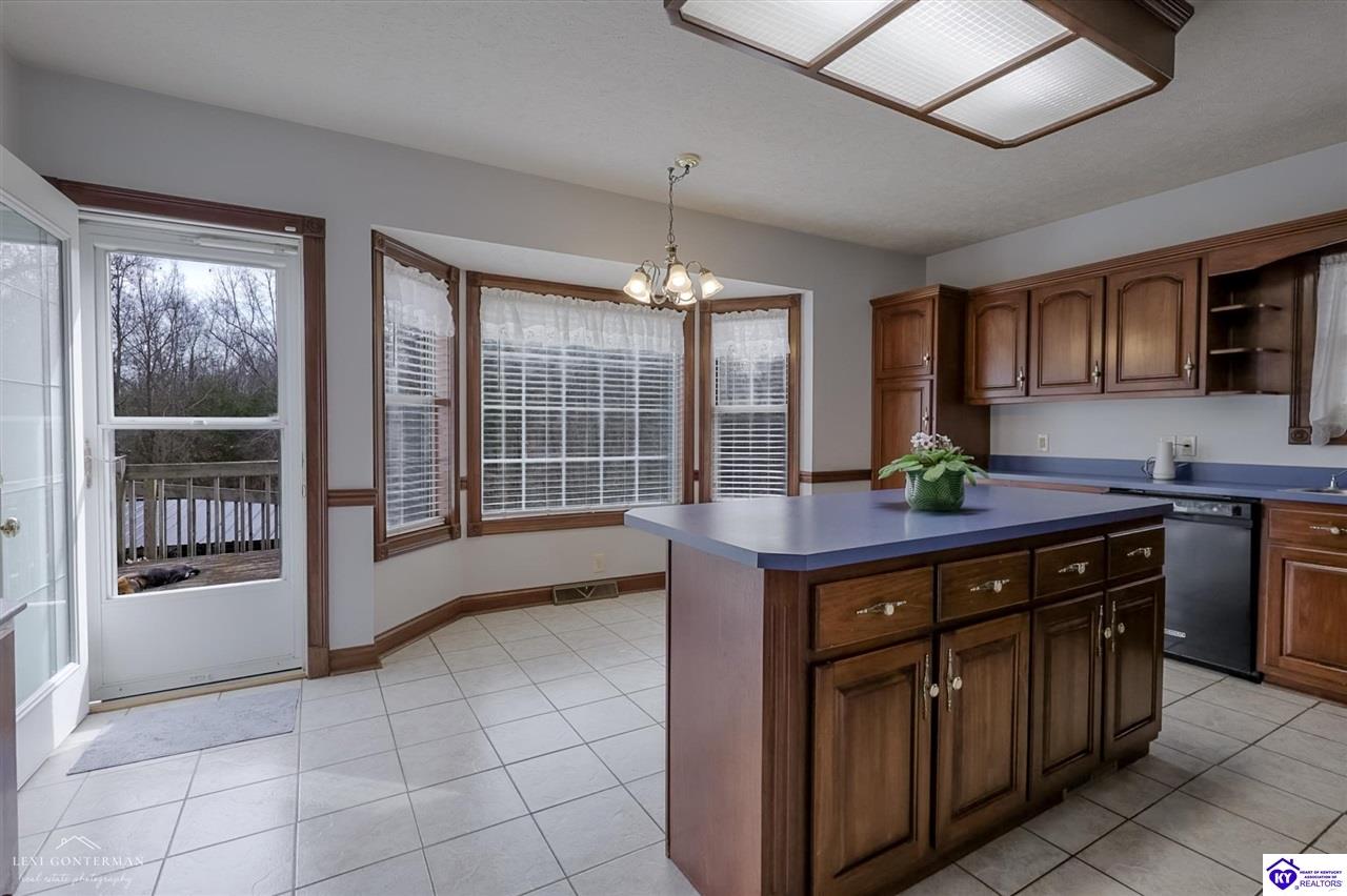7 Oakwood Court