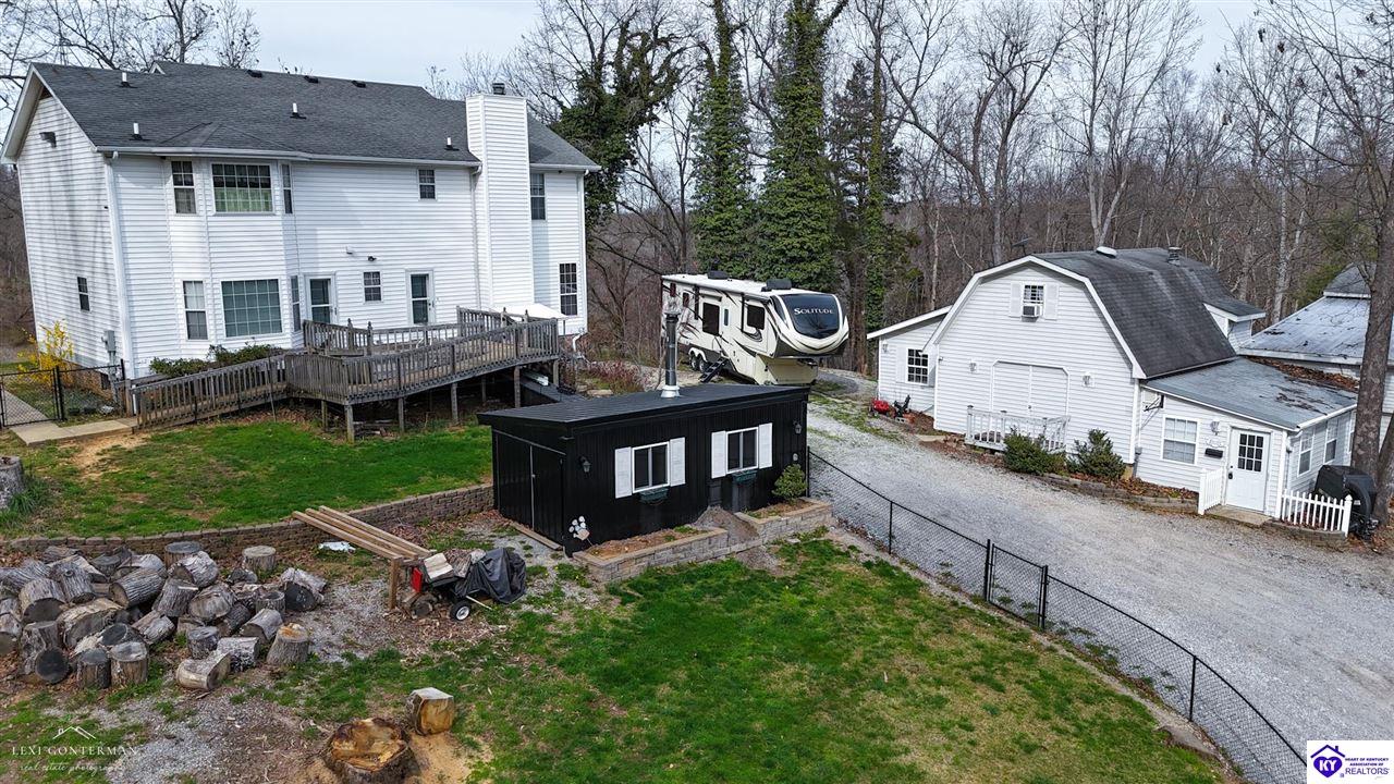 7 Oakwood Court
