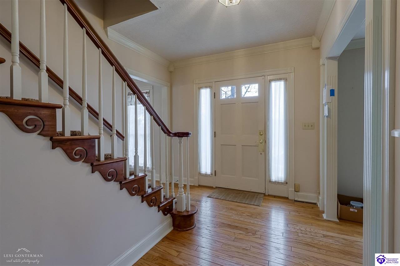 7 Oakwood Court