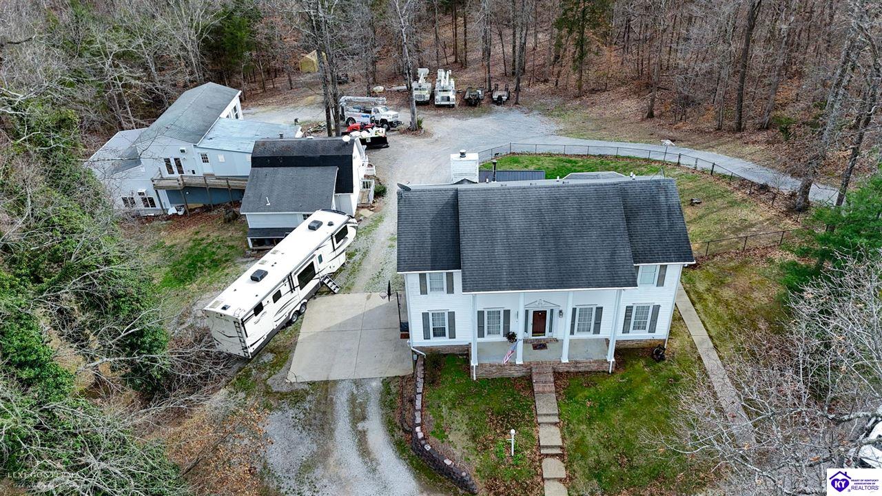 7 Oakwood Court
