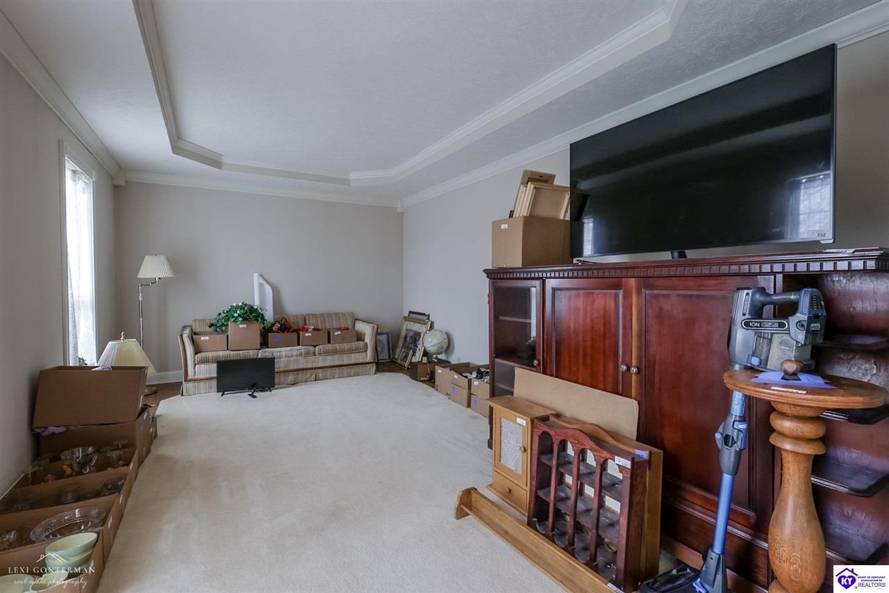 7 Oakwood Court