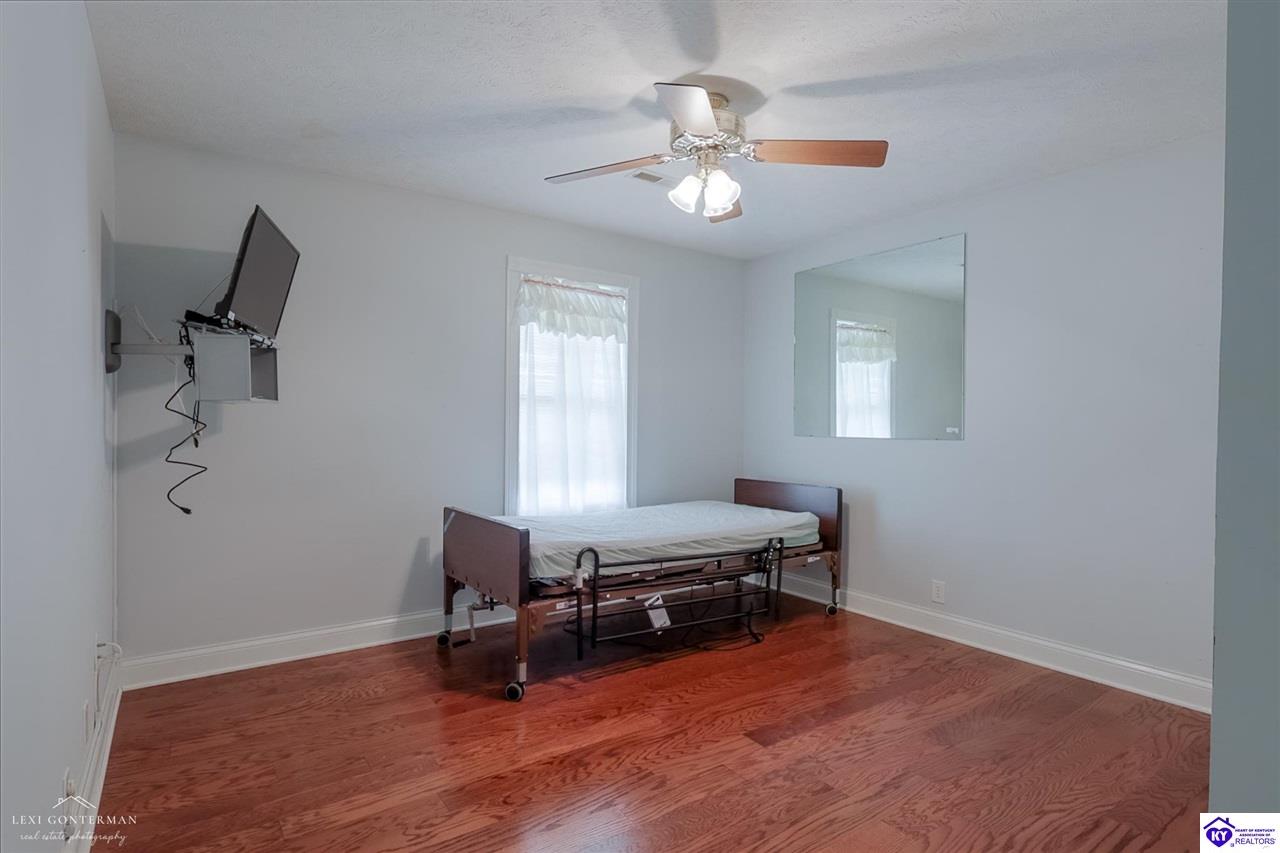 7 Oakwood Court