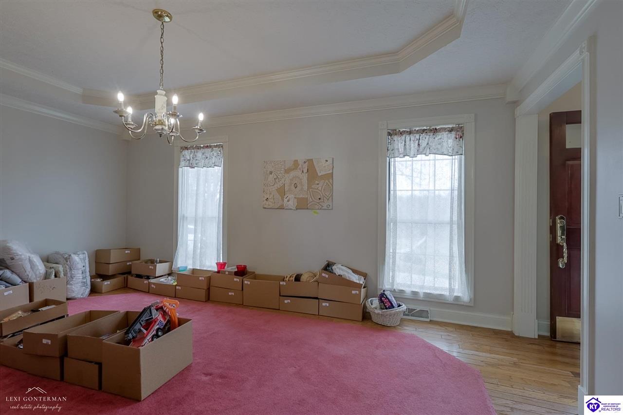 7 Oakwood Court