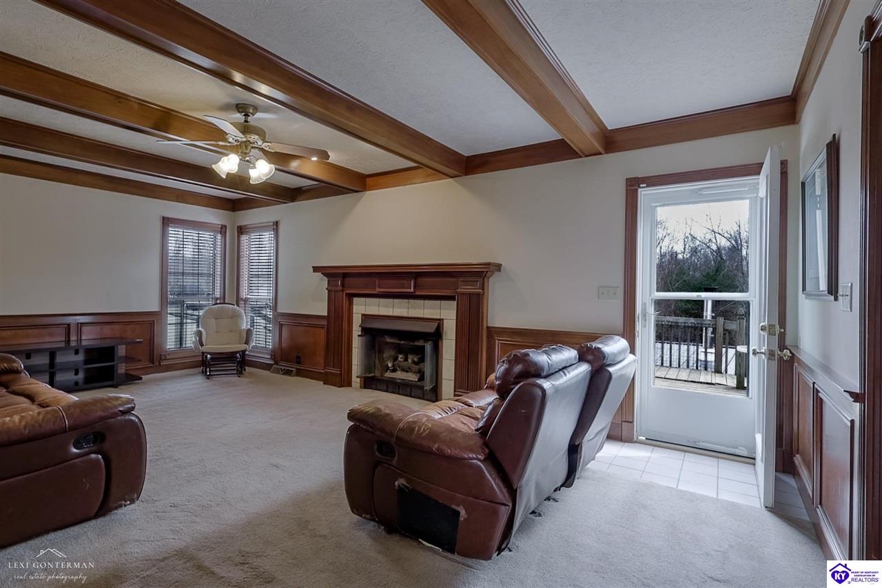 7 Oakwood Court