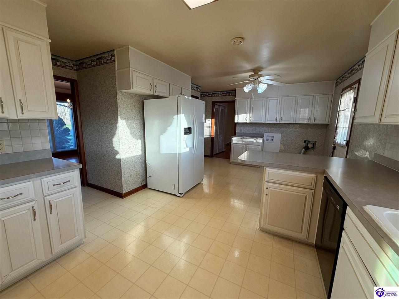 114 N Logsdon Parkway