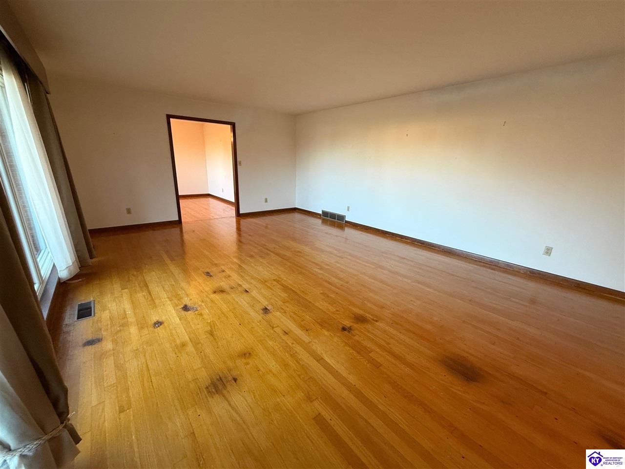 114 N Logsdon Parkway