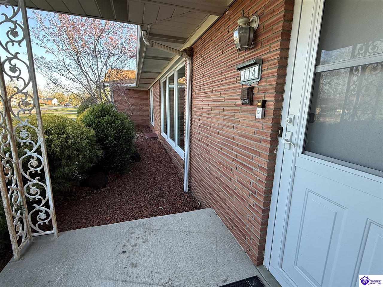 114 N Logsdon Parkway