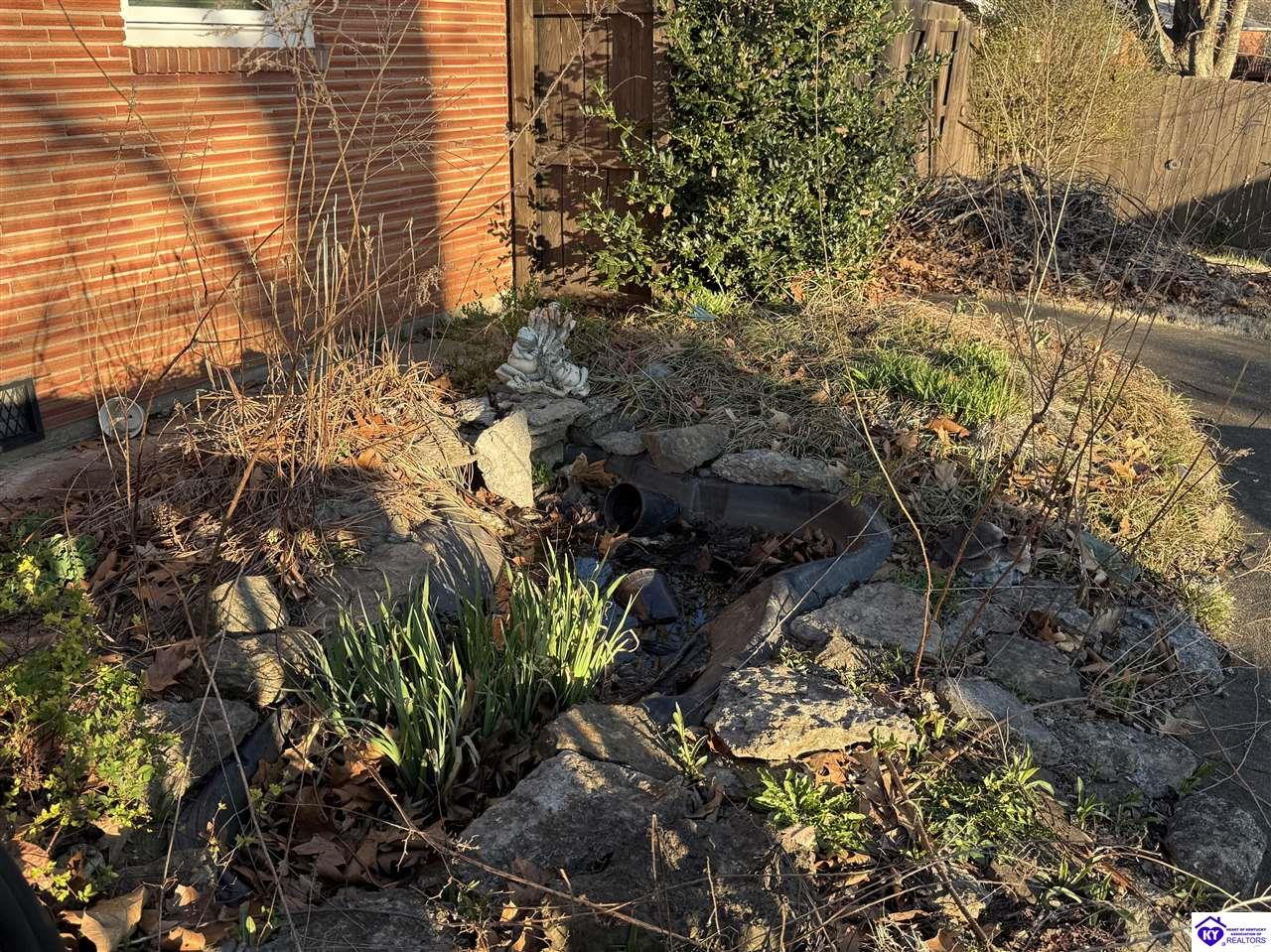 114 N Logsdon Parkway