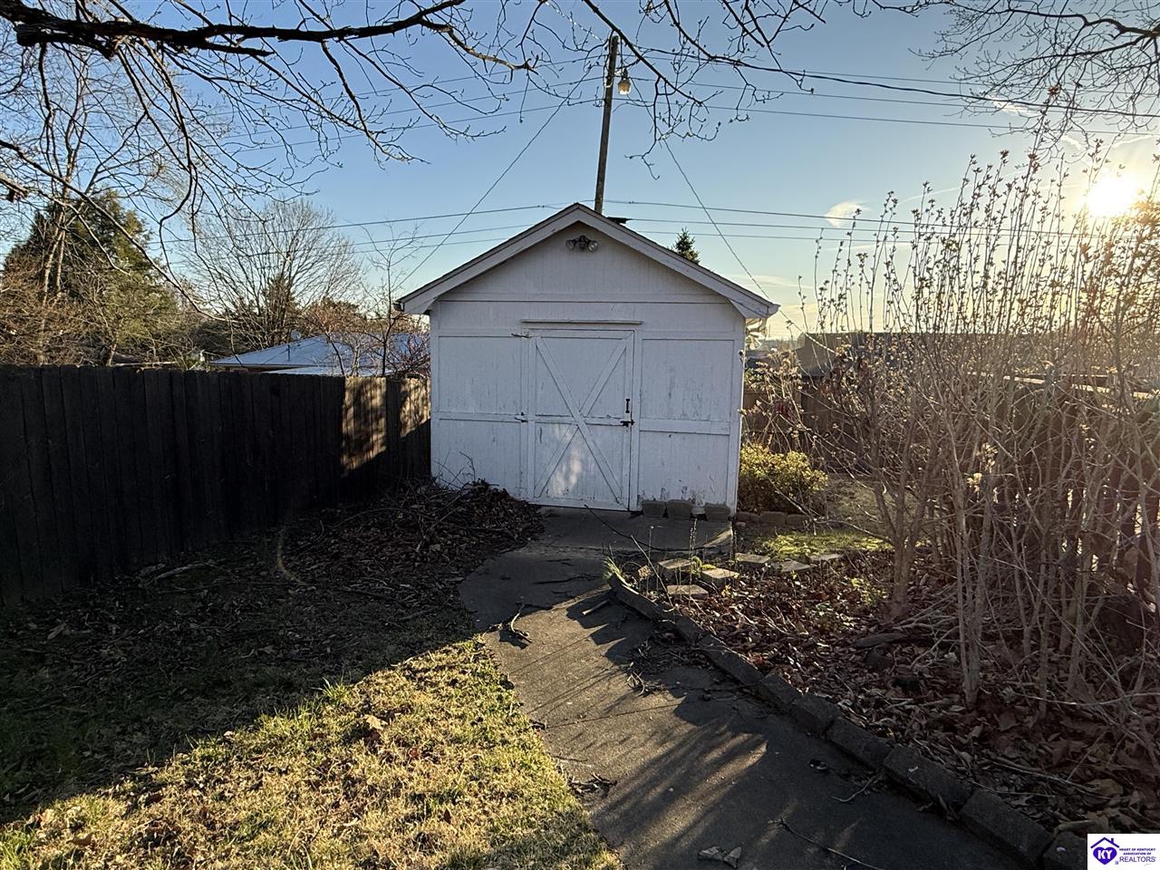 114 N Logsdon Parkway