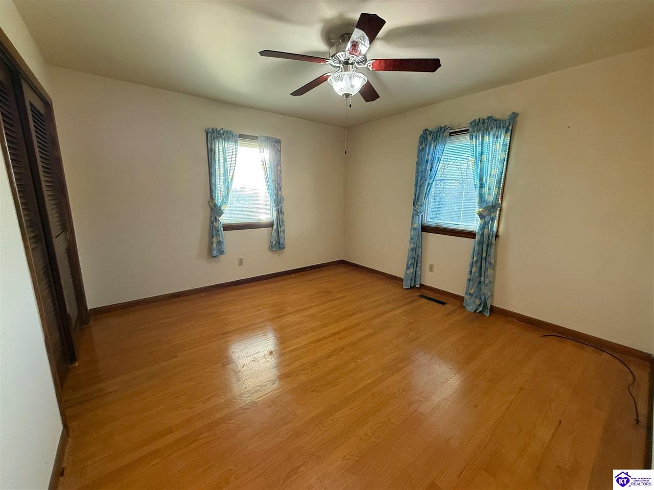 114 N Logsdon Parkway