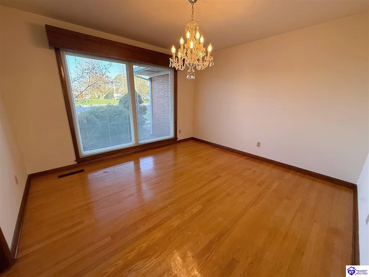 114 N Logsdon Parkway