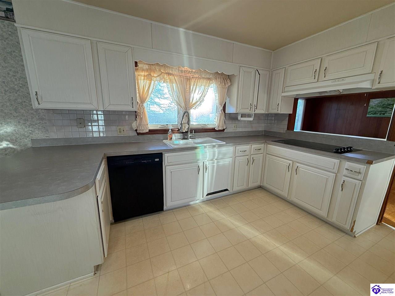 114 N Logsdon Parkway