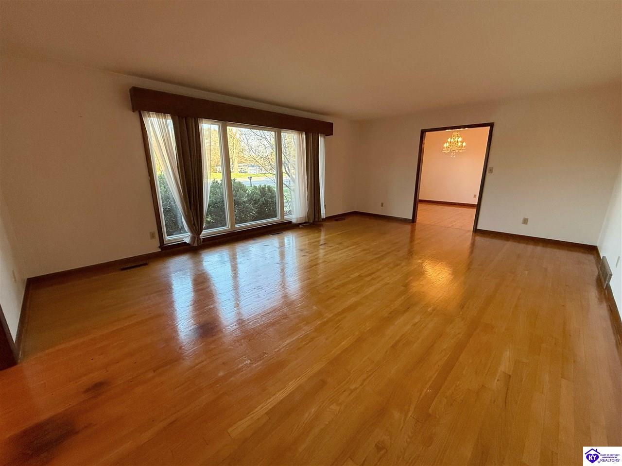 114 N Logsdon Parkway