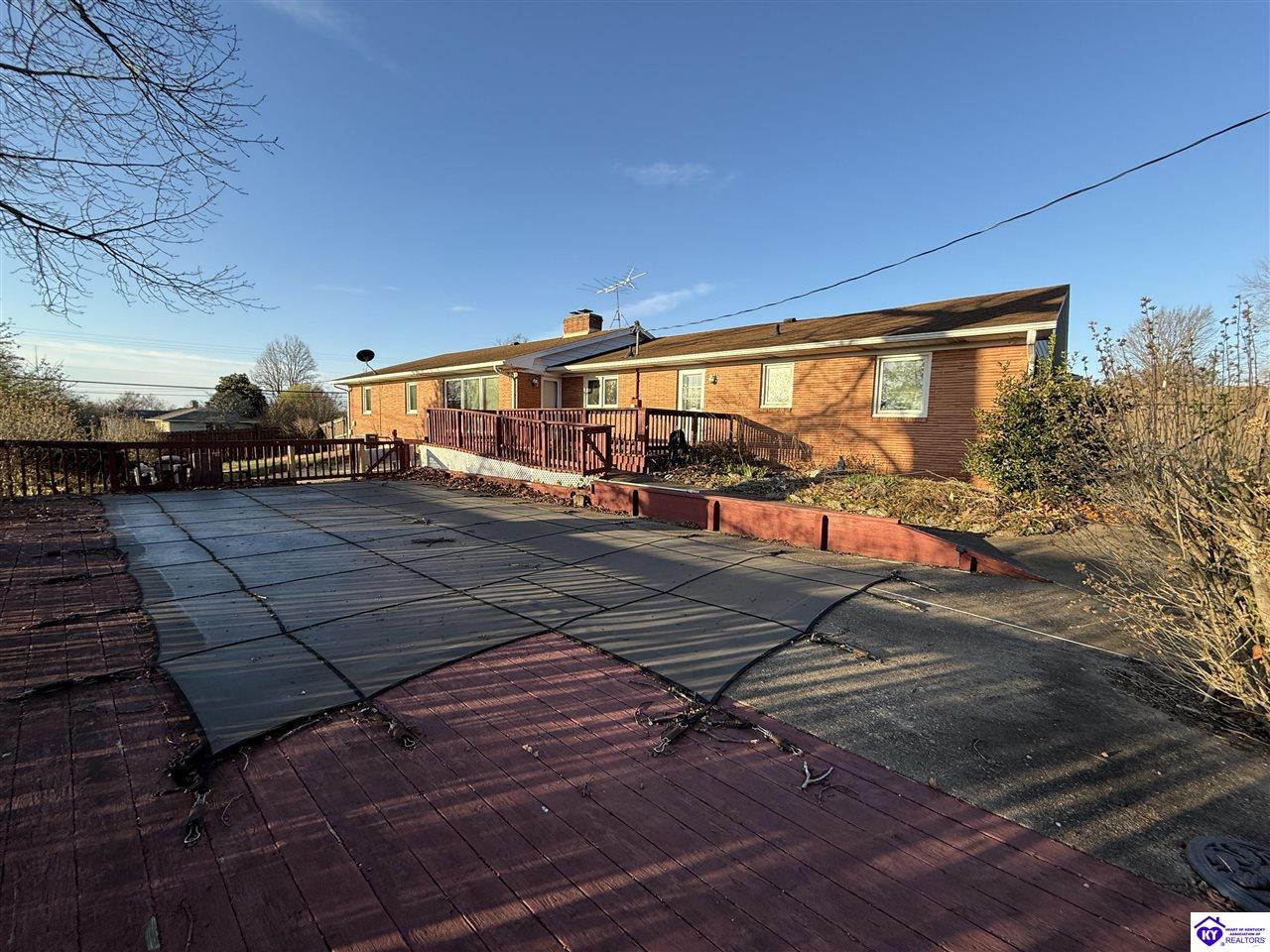 114 N Logsdon Parkway