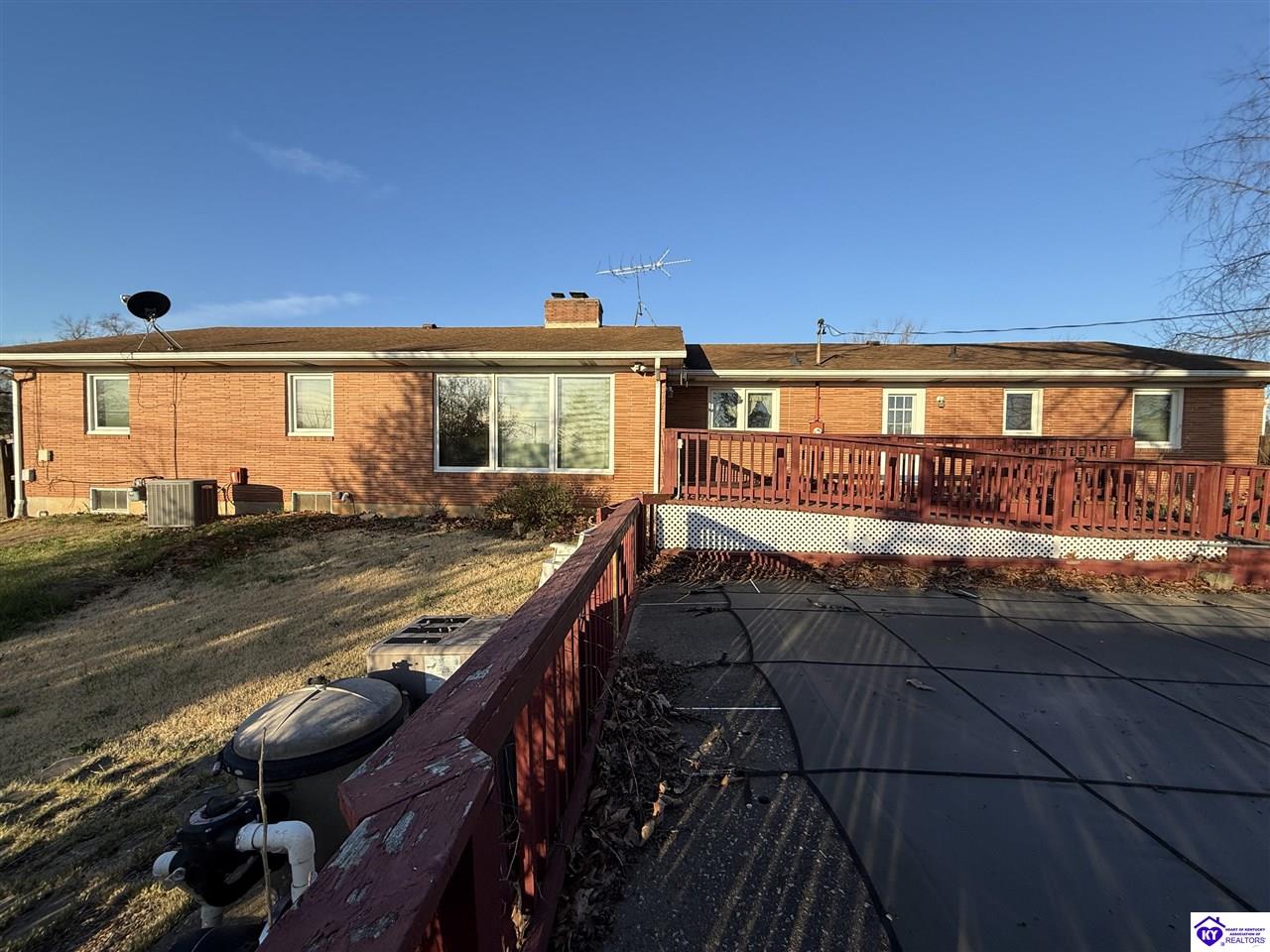 114 N Logsdon Parkway