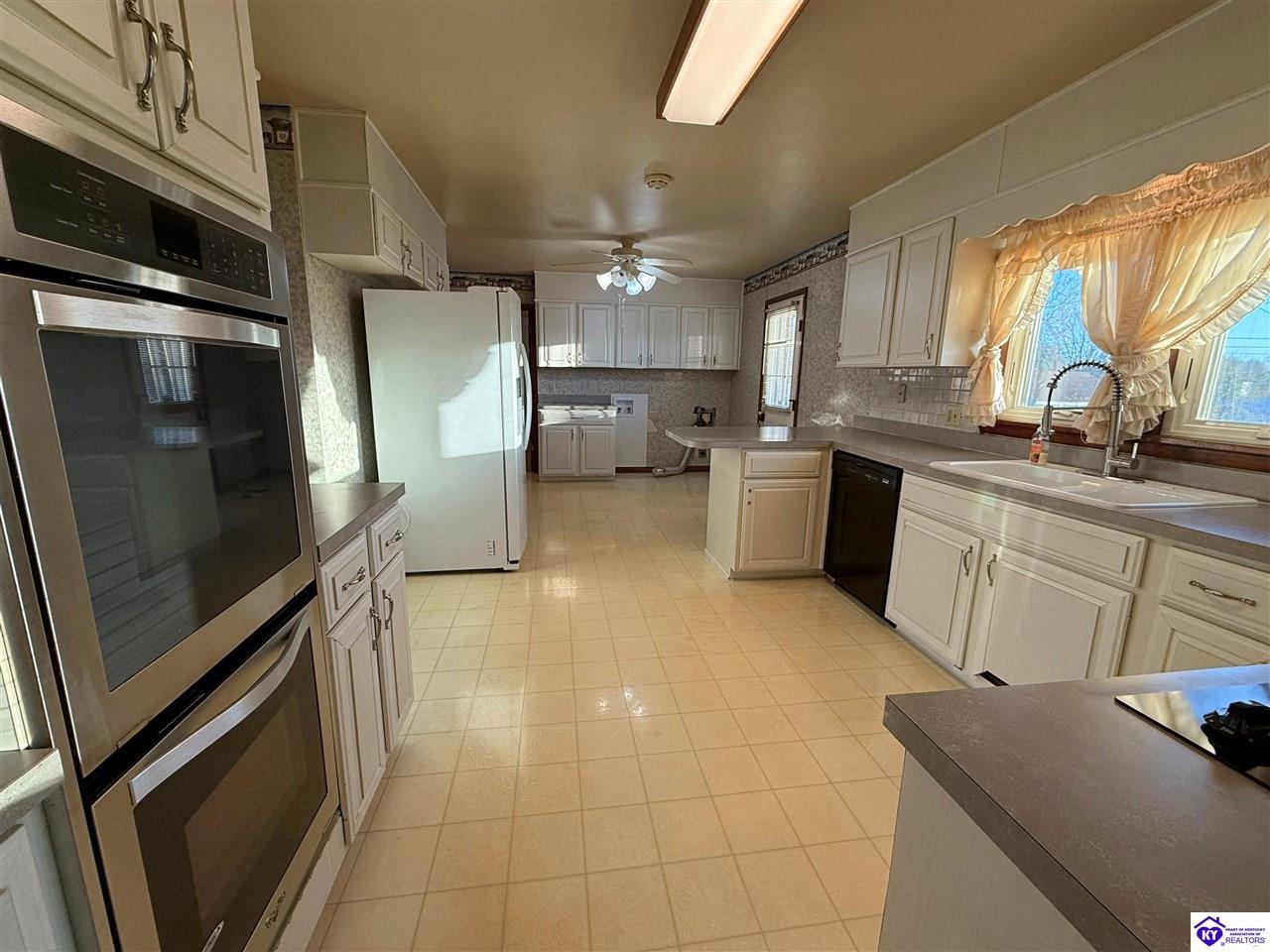 114 N Logsdon Parkway