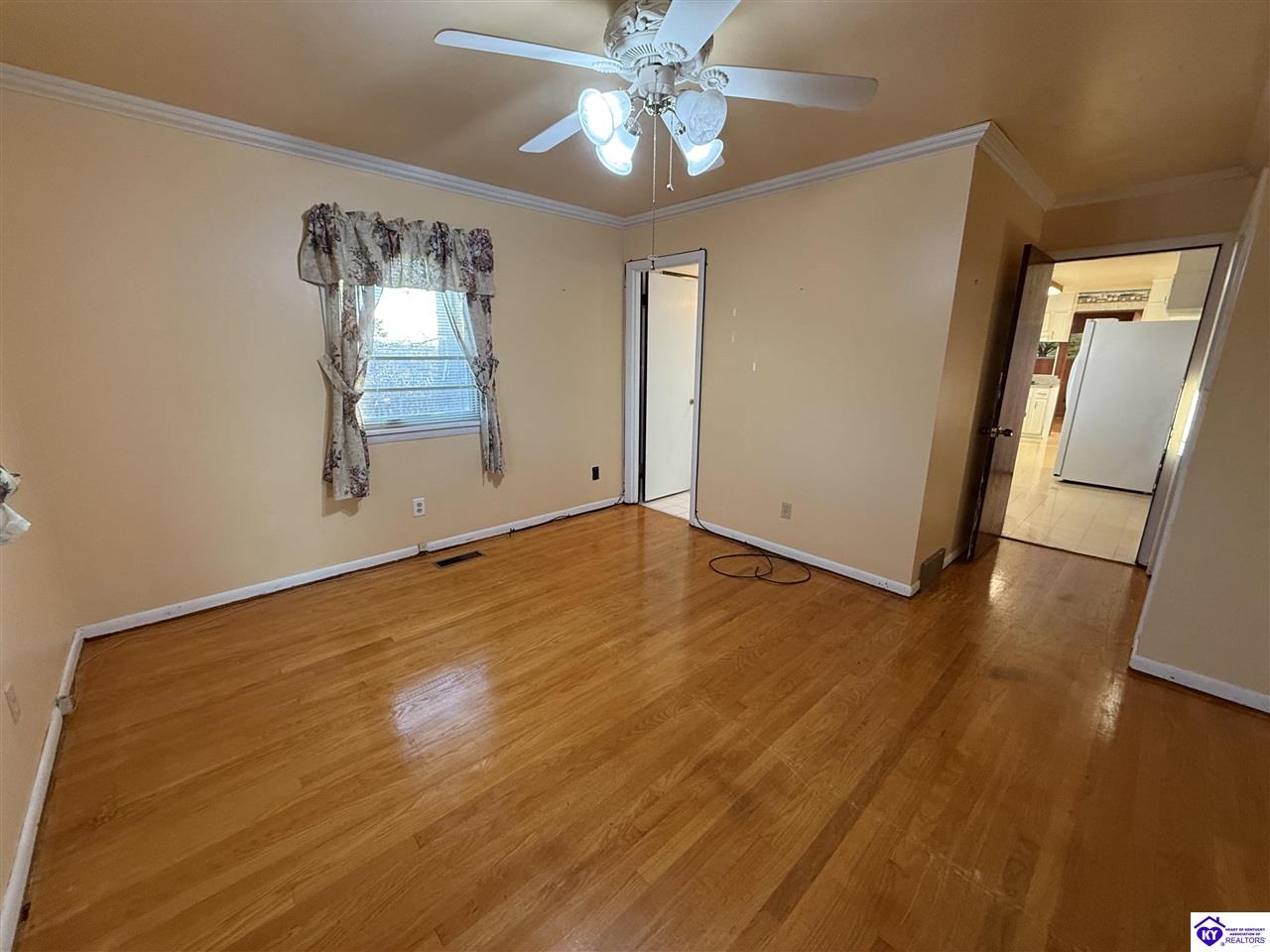 114 N Logsdon Parkway