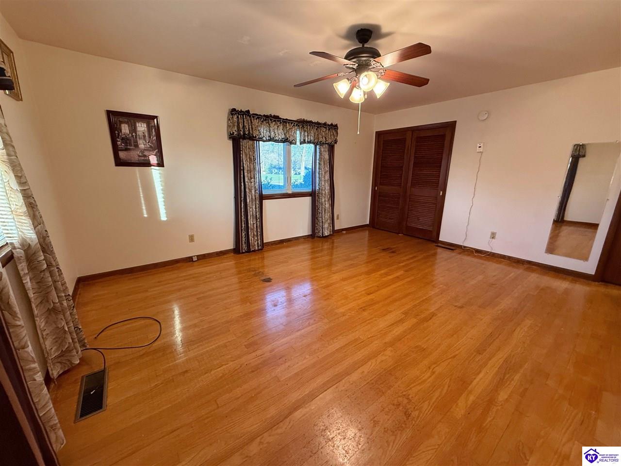 114 N Logsdon Parkway