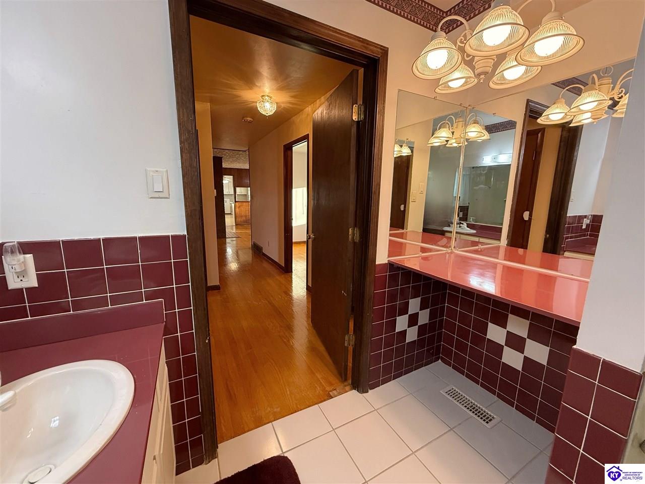 114 N Logsdon Parkway