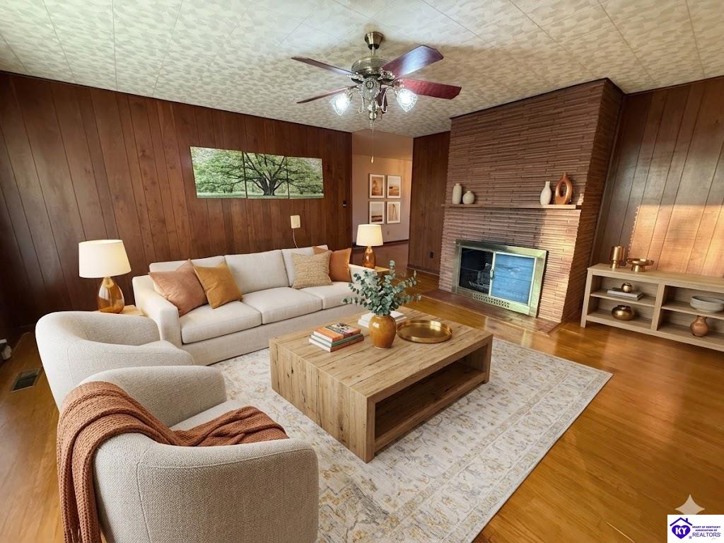 114 N Logsdon Parkway