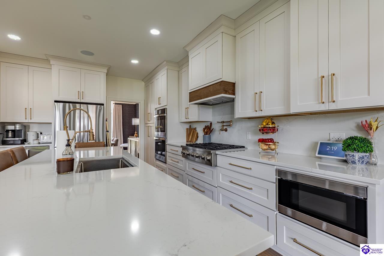 1101 Driftwood Lane