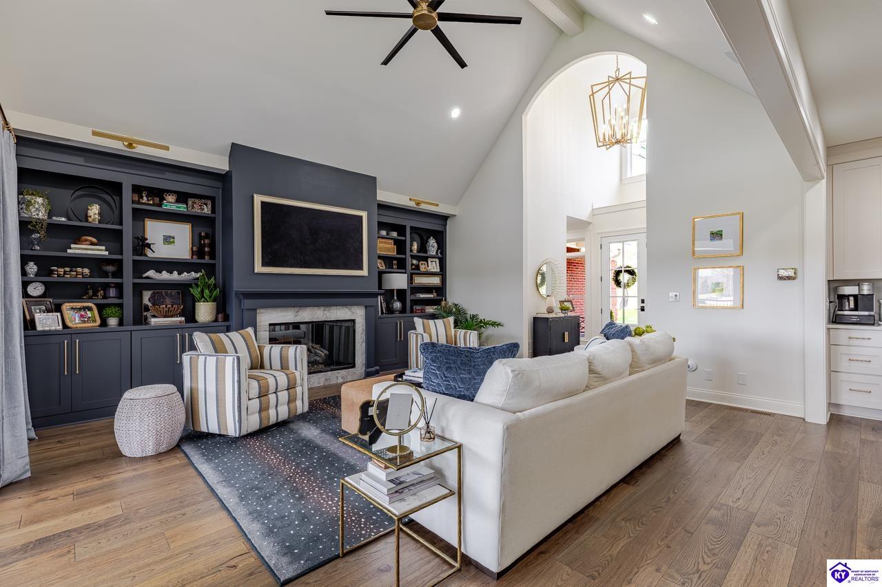 1101 Driftwood Lane