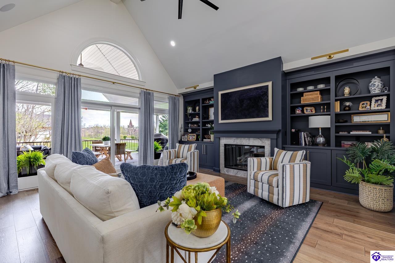 1101 Driftwood Lane