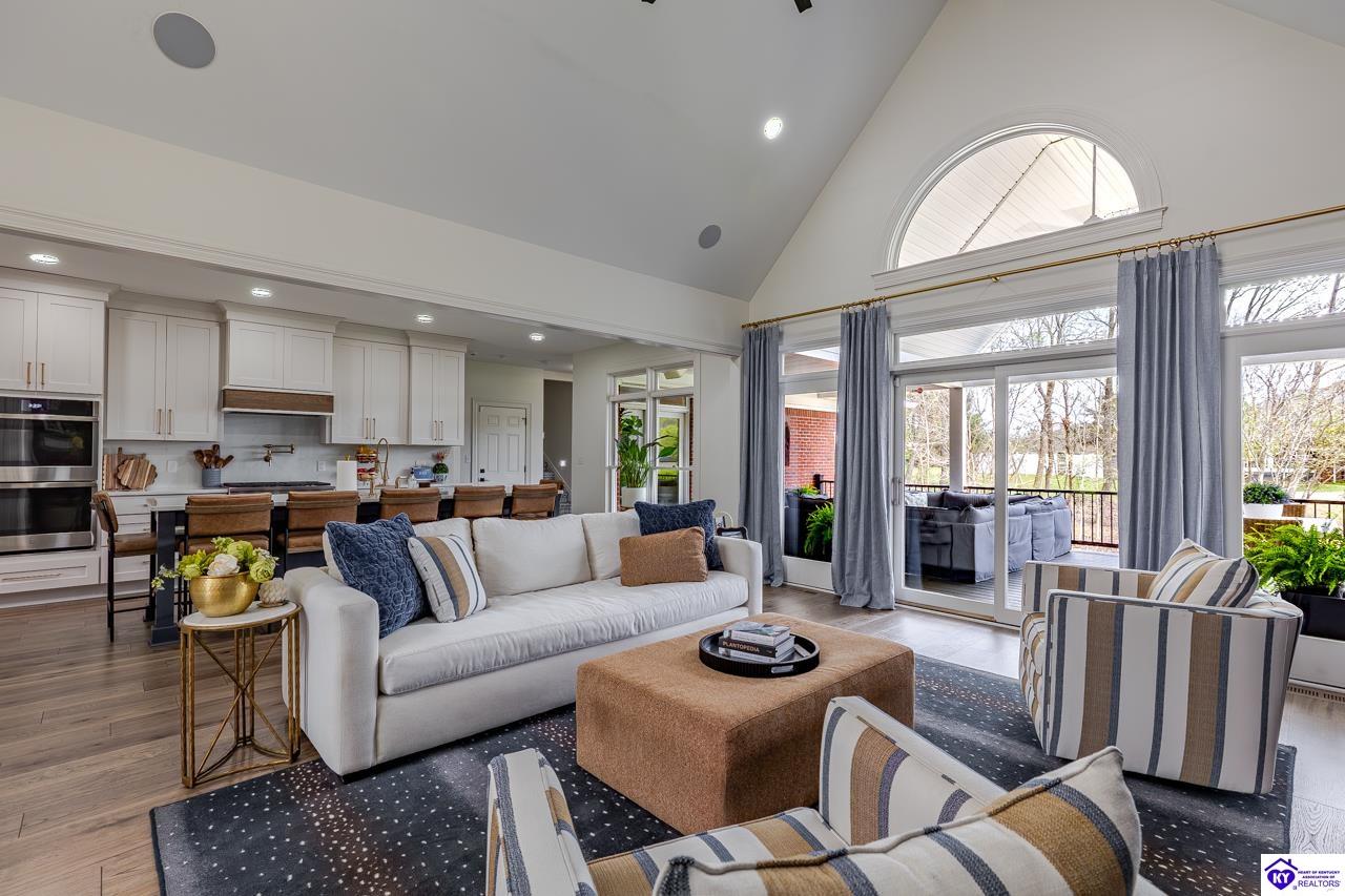 1101 Driftwood Lane