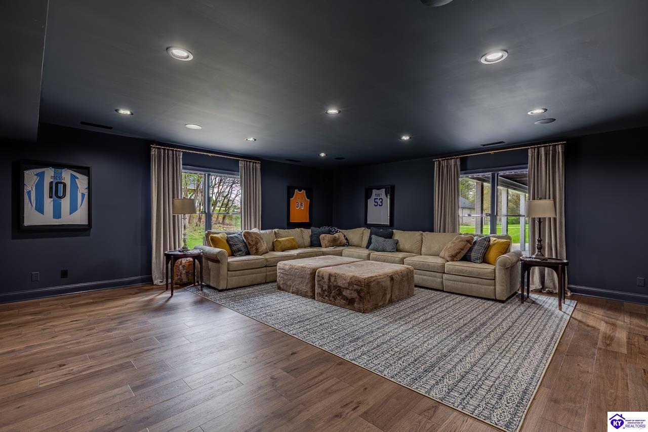 1101 Driftwood Lane