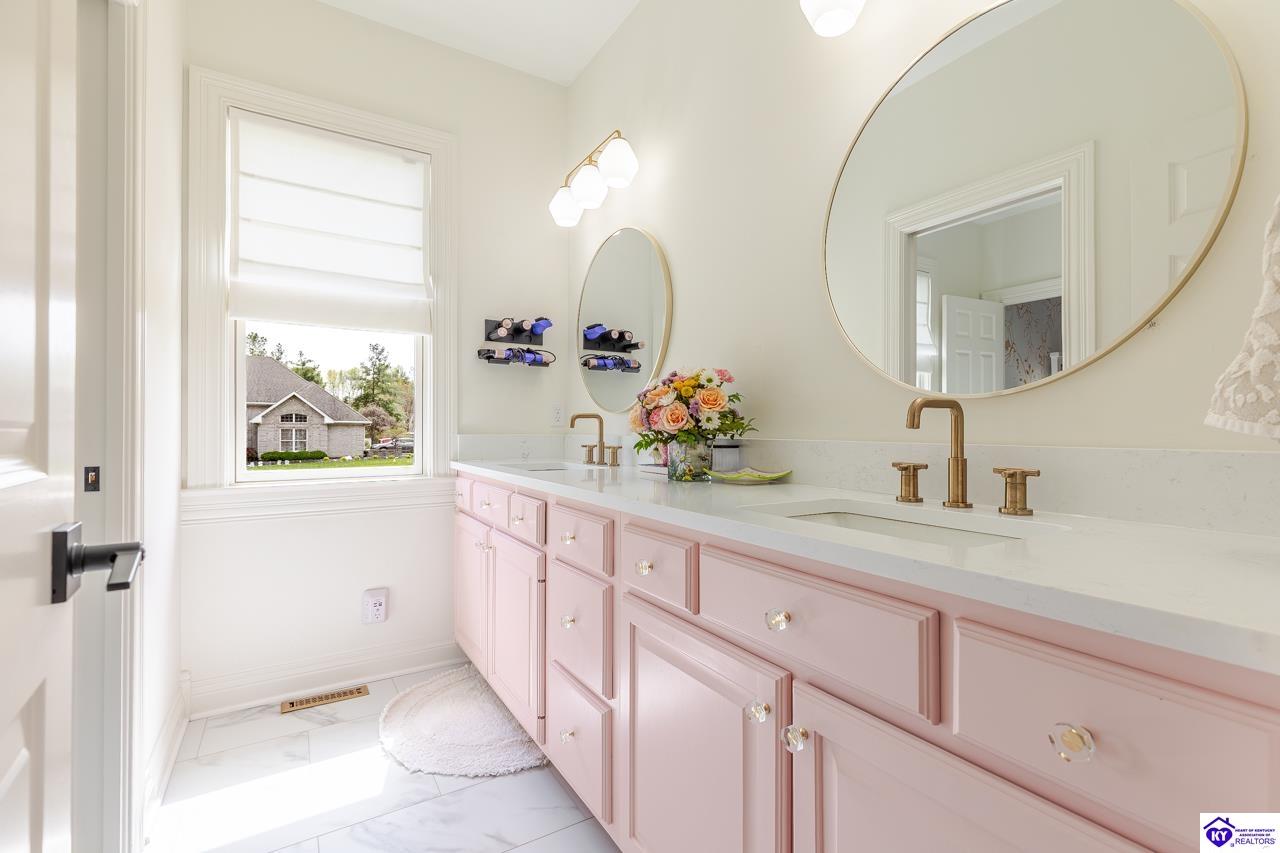 1101 Driftwood Lane