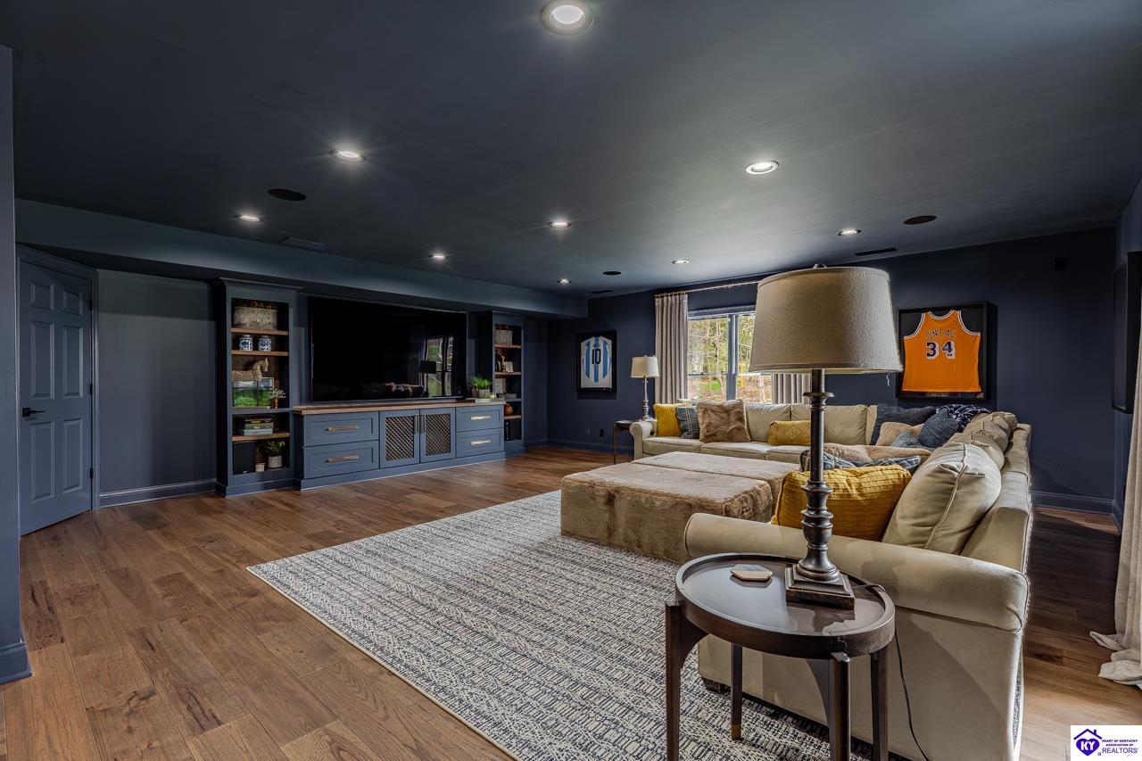 1101 Driftwood Lane