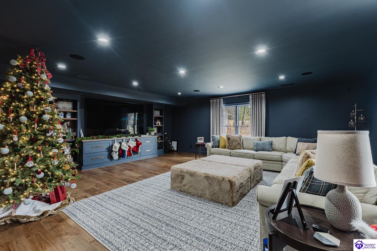 1101 Driftwood Lane