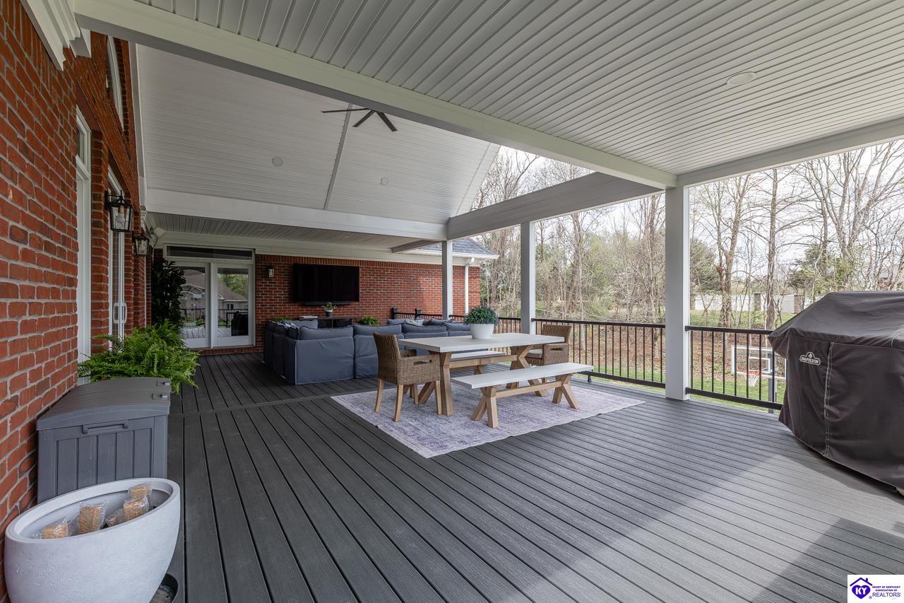 1101 Driftwood Lane