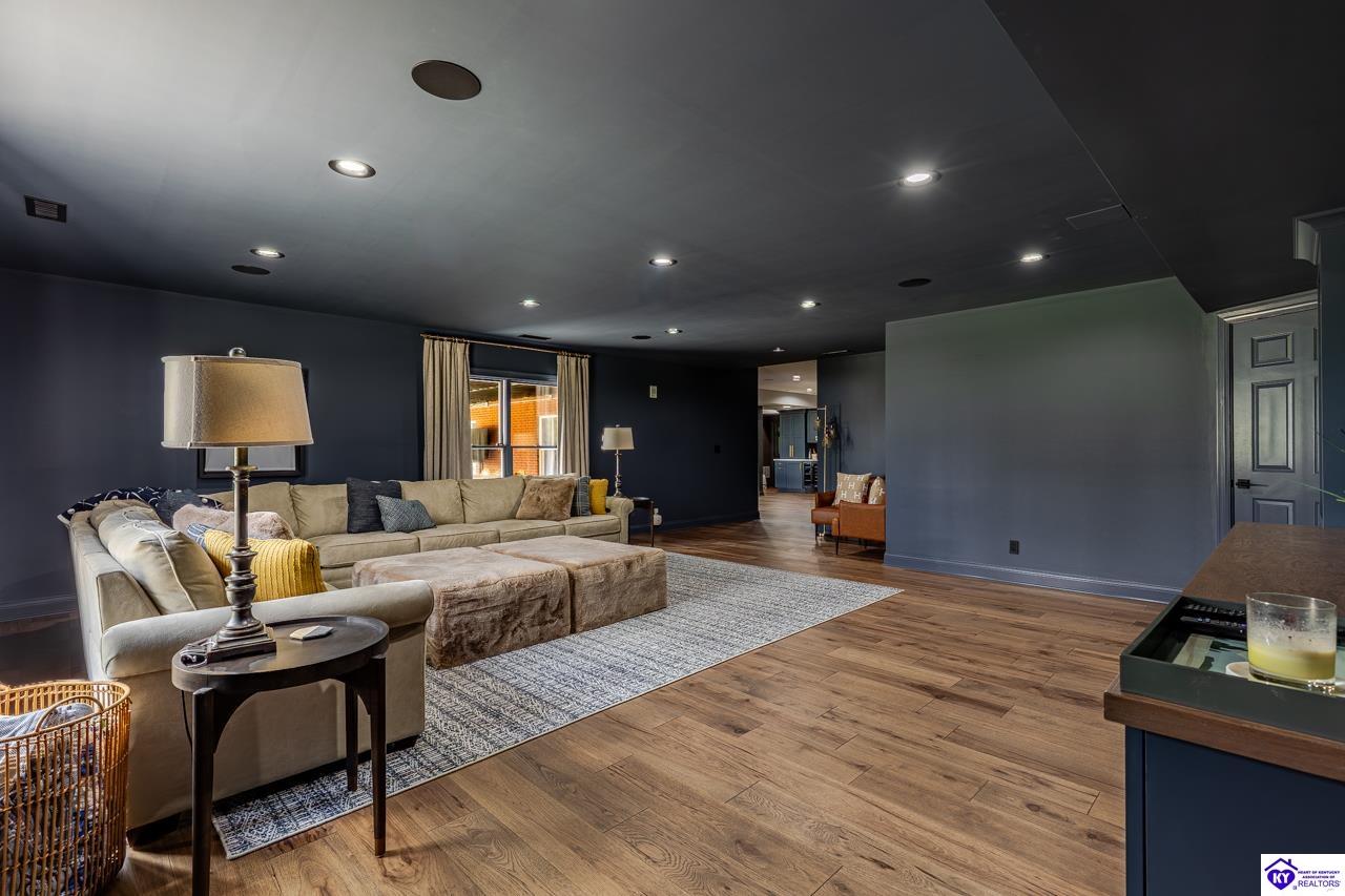 1101 Driftwood Lane
