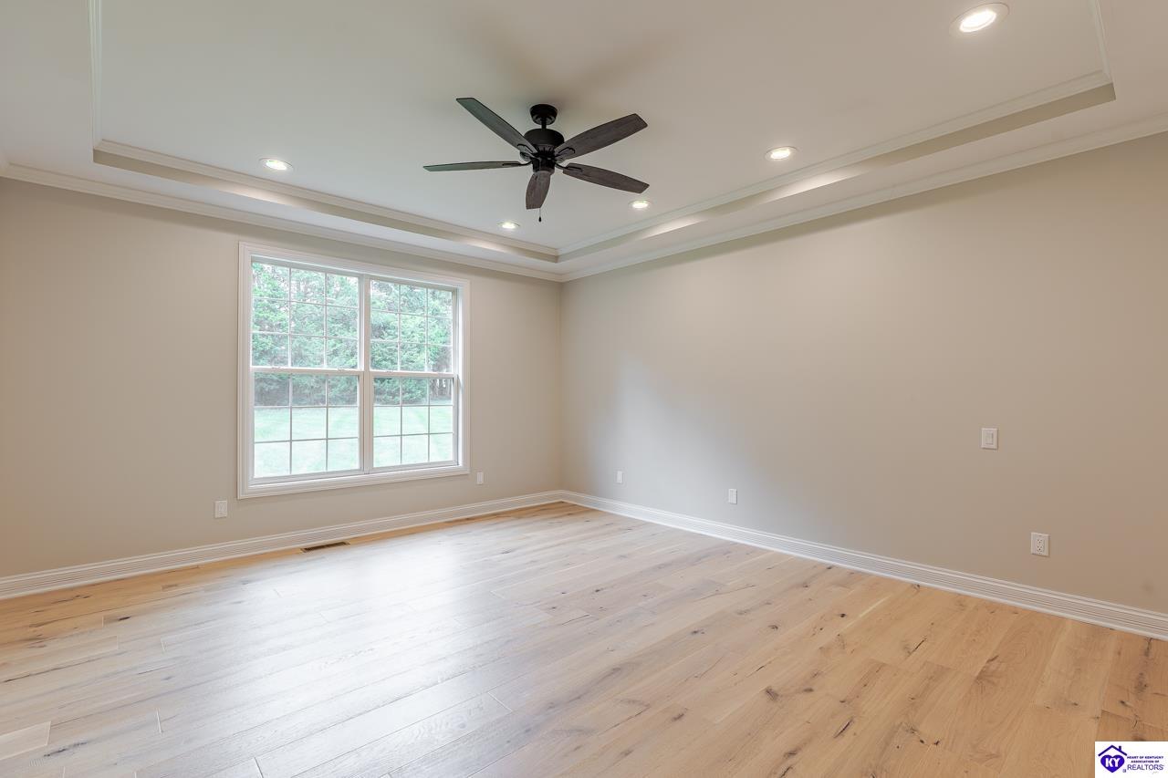 227 Evergreen Garden