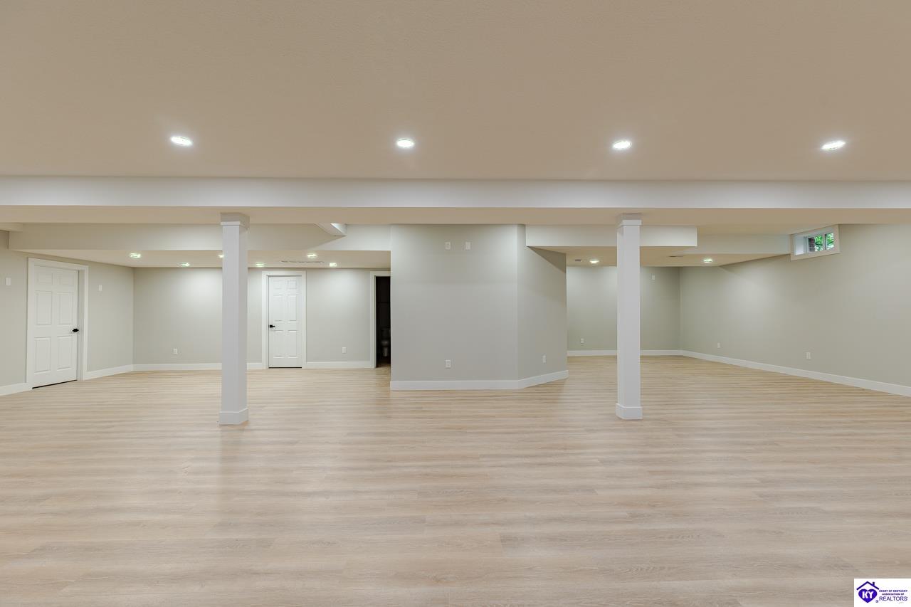 227 Evergreen Garden